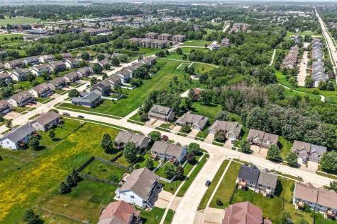 95 Vandello Drive North Liberty IA 52317