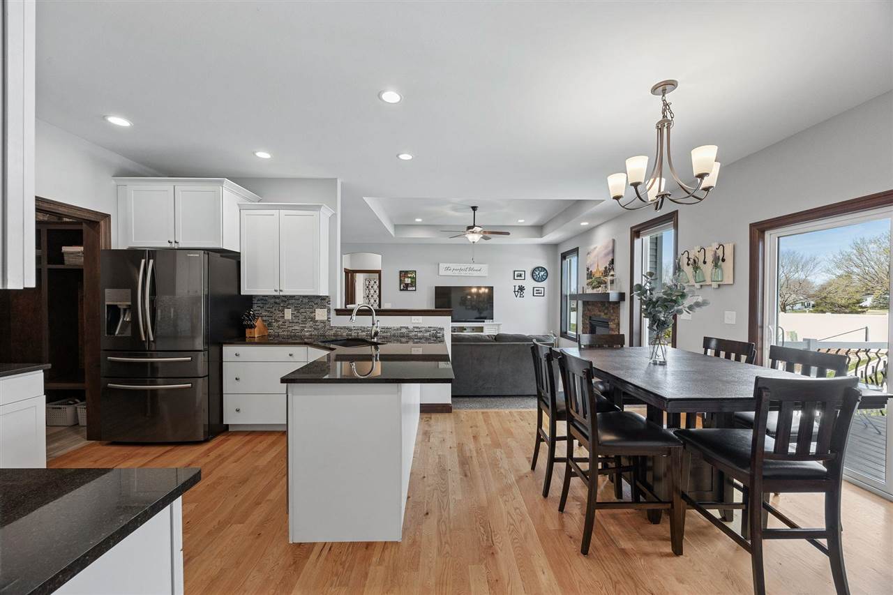 465 Oak Park Circle Marion IA 52302