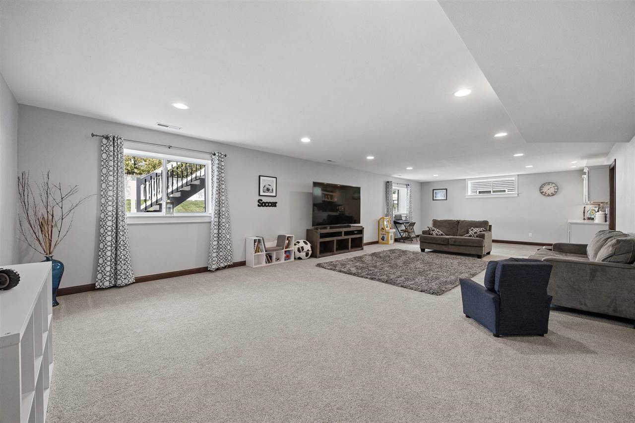 465 Oak Park Circle Marion IA 52302
