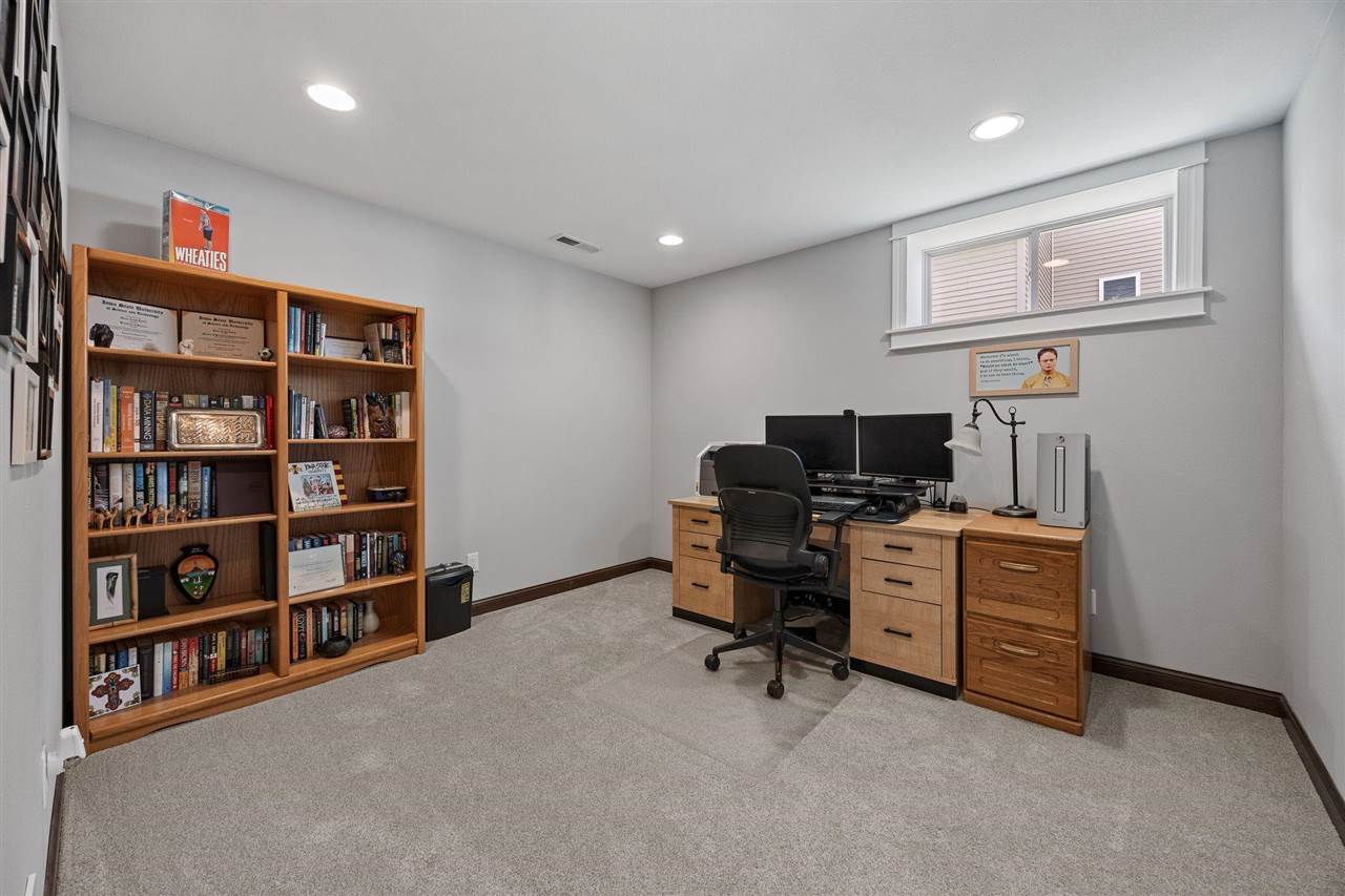 465 Oak Park Circle Marion IA 52302