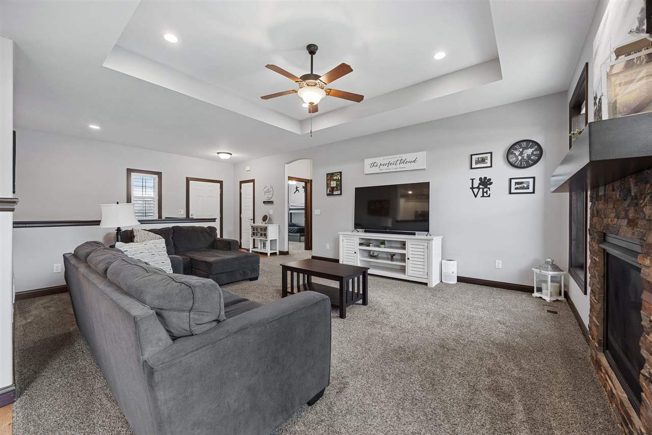 465 Oak Park Circle Marion IA 52302