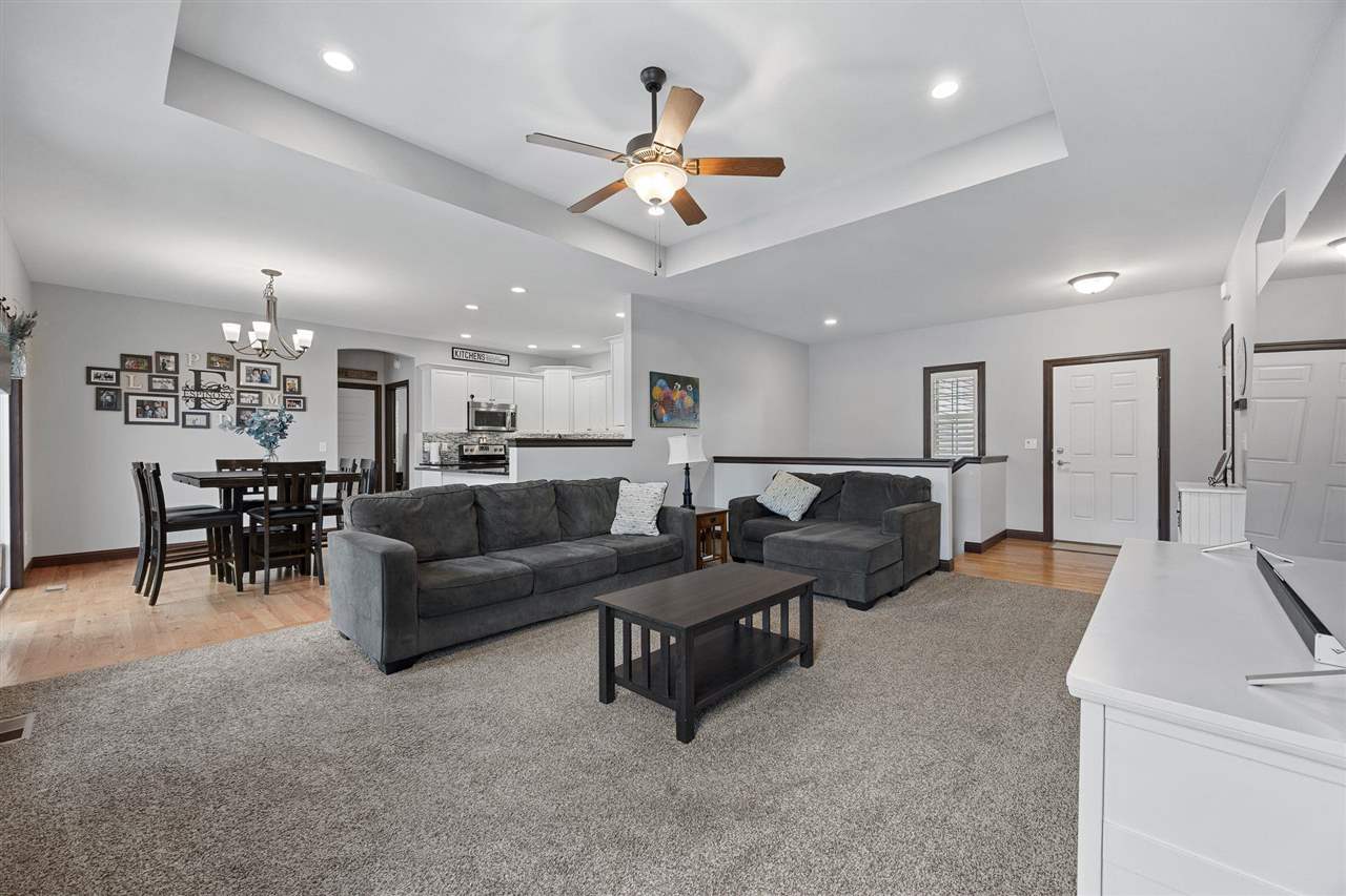 465 Oak Park Circle Marion IA 52302
