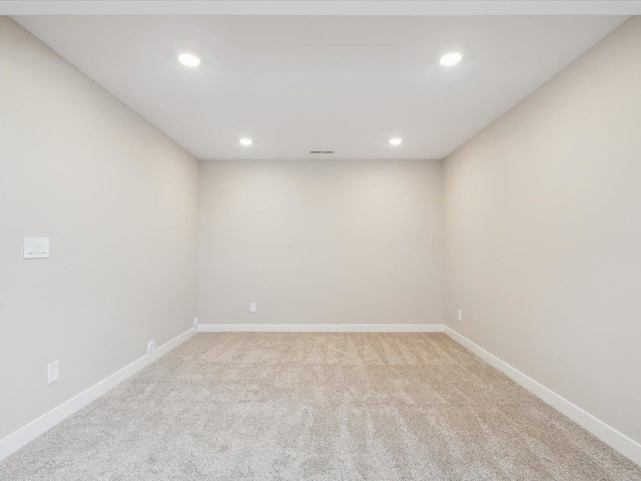 4648 Preston Lane Iowa City IA 52246