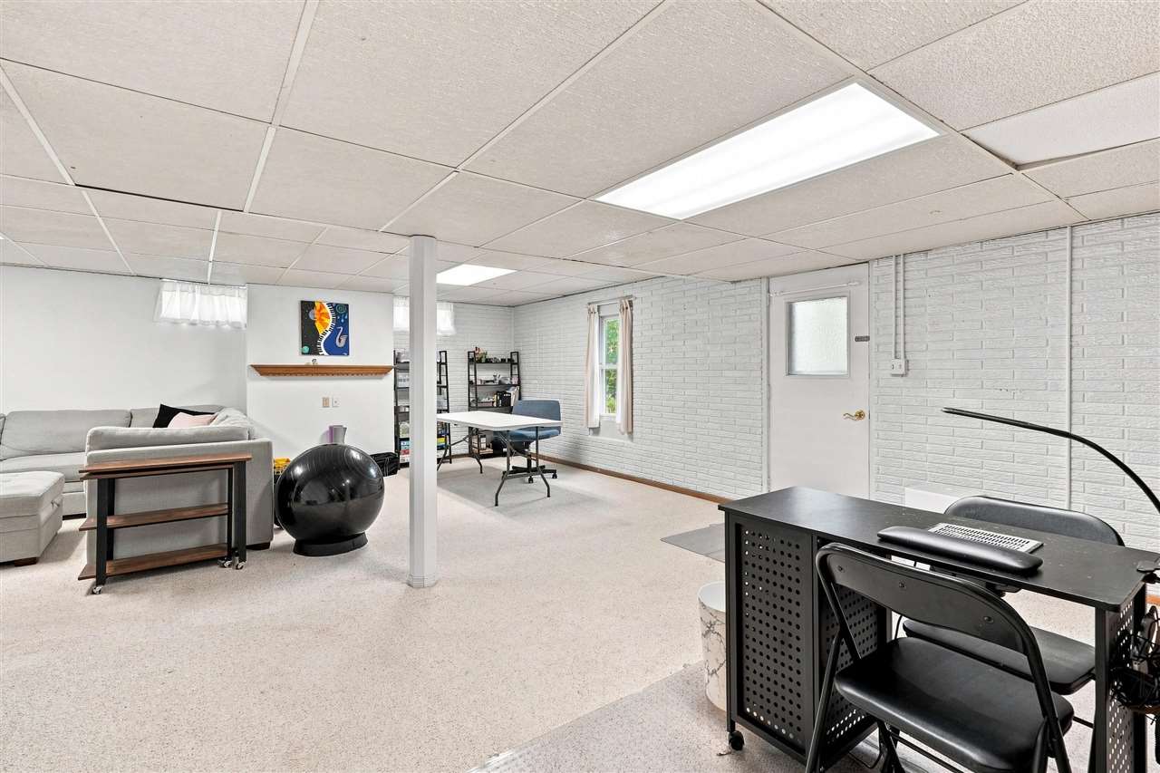 218 Shrader Road Iowa City IA 52245