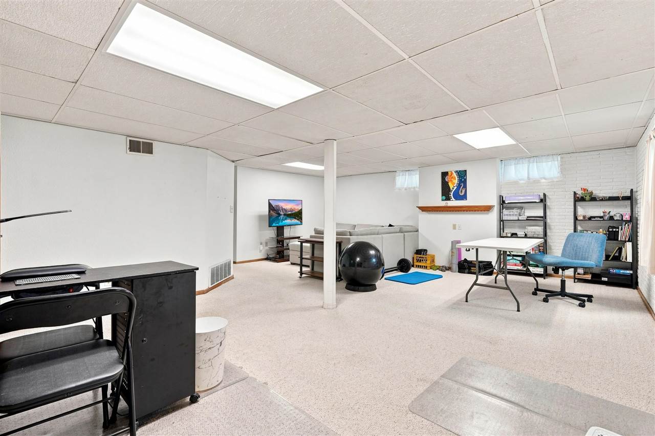 218 Shrader Road Iowa City IA 52245