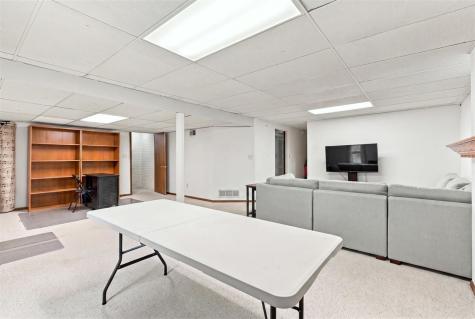 218 Shrader Road Iowa City IA 52245