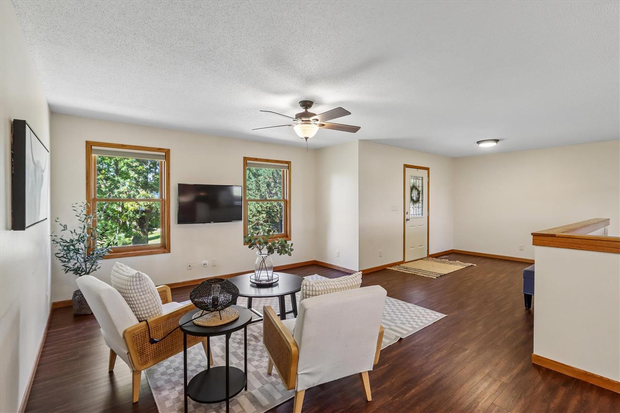 2826 W Avenue Parnell IA 52325