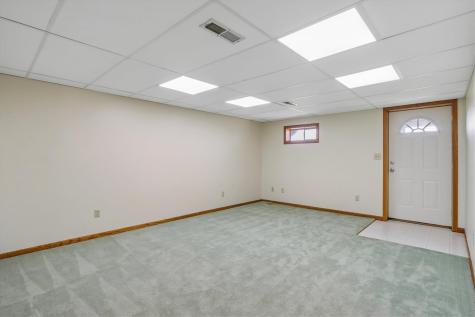 2826 W Avenue Parnell IA 52325