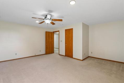 2826 W Avenue Parnell IA 52325