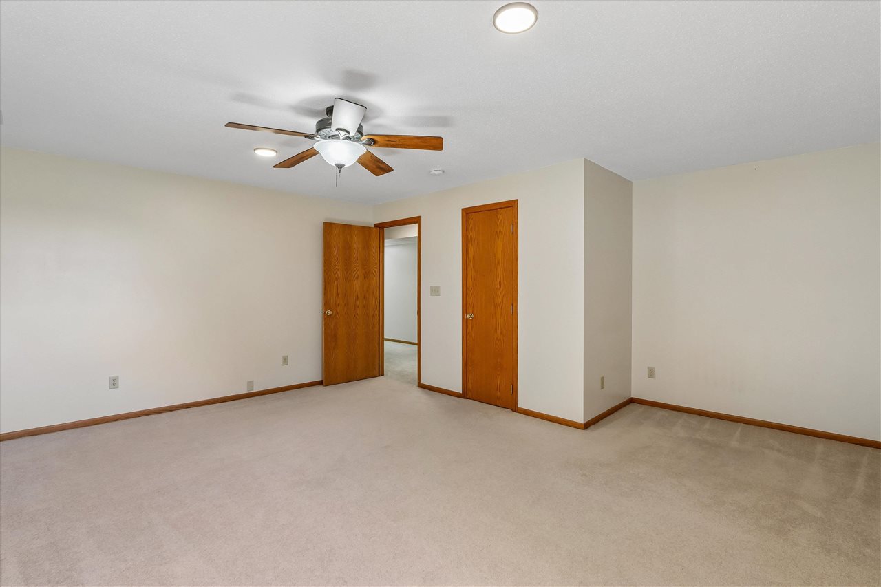 2826 W Avenue Parnell IA 52325