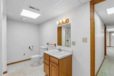 2826 W Avenue Parnell IA 52325