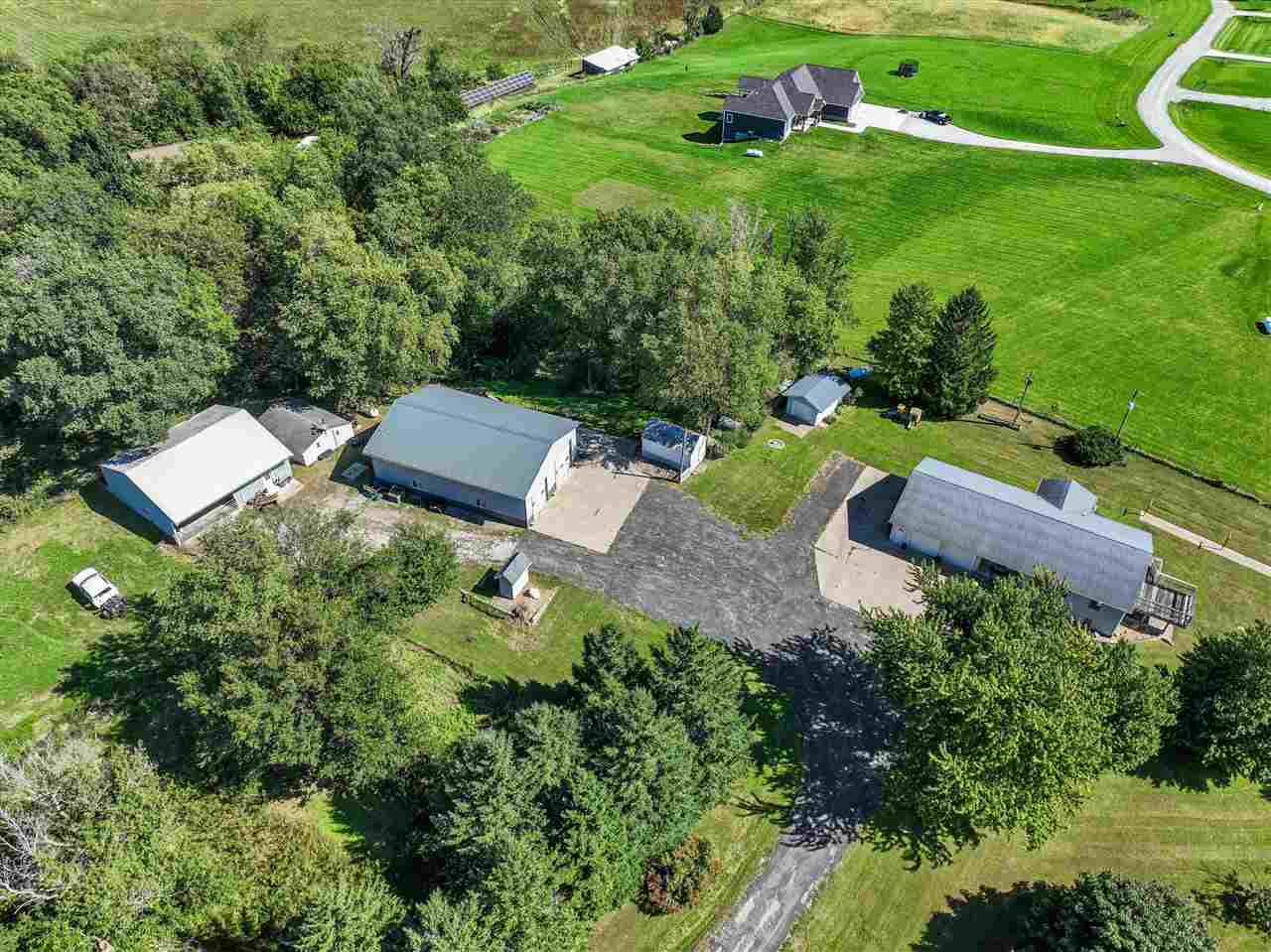 2826 W Avenue Parnell IA 52325
