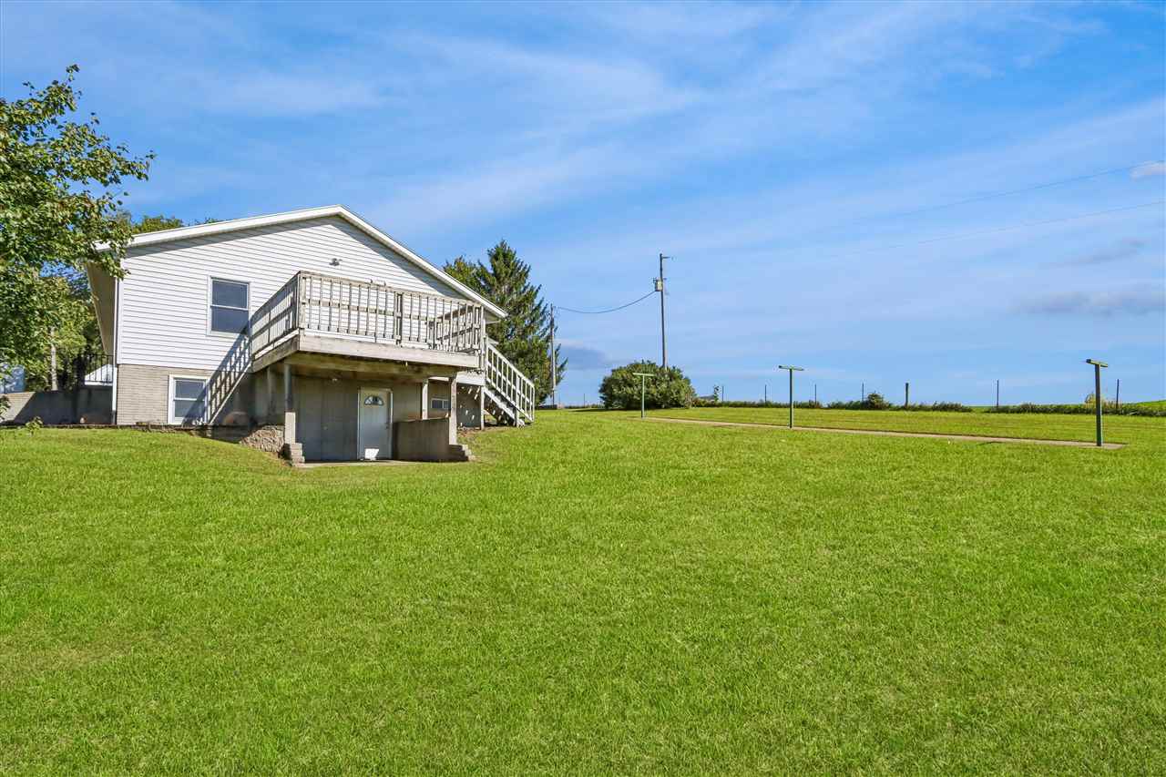 2826 W Avenue Parnell IA 52325