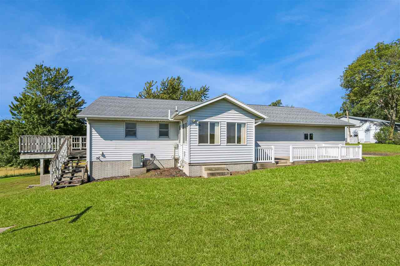 2826 W Avenue Parnell IA 52325