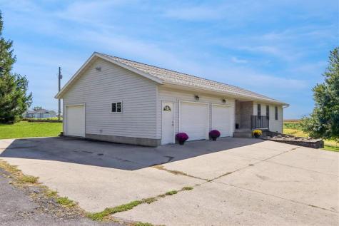 2826 W Avenue Parnell IA 52325