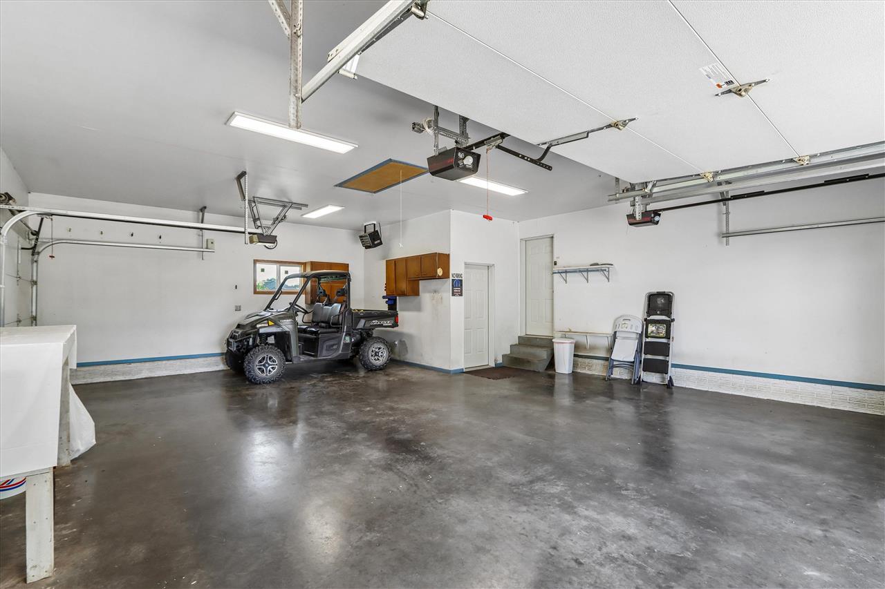 2826 W Avenue Parnell IA 52325