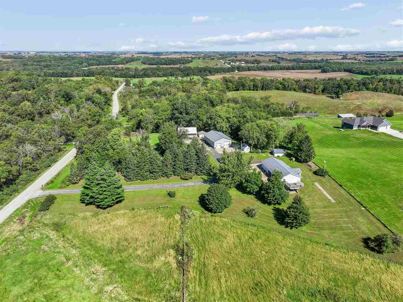 2826 W Avenue Parnell IA 52325