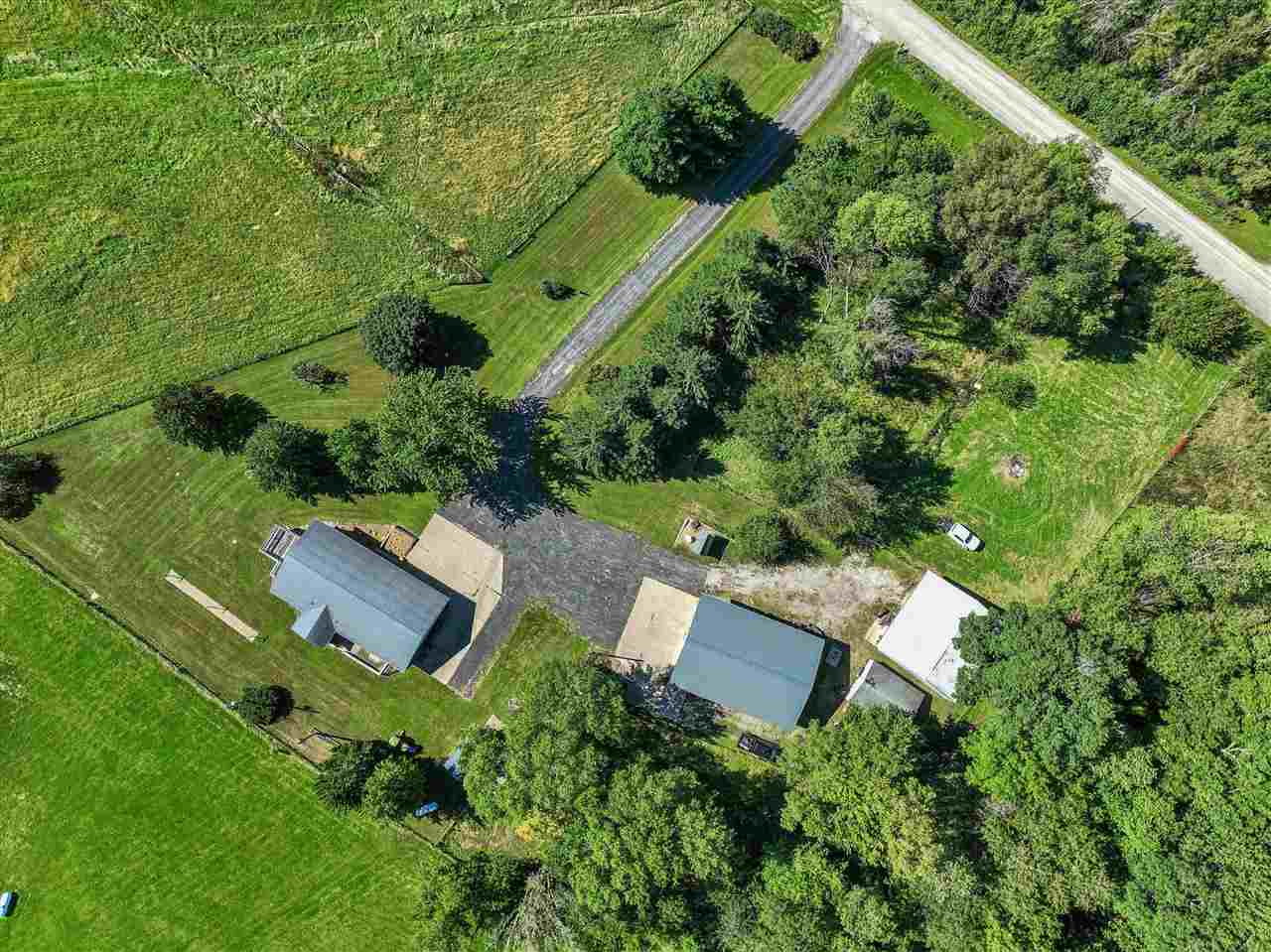 2826 W Avenue Parnell IA 52325