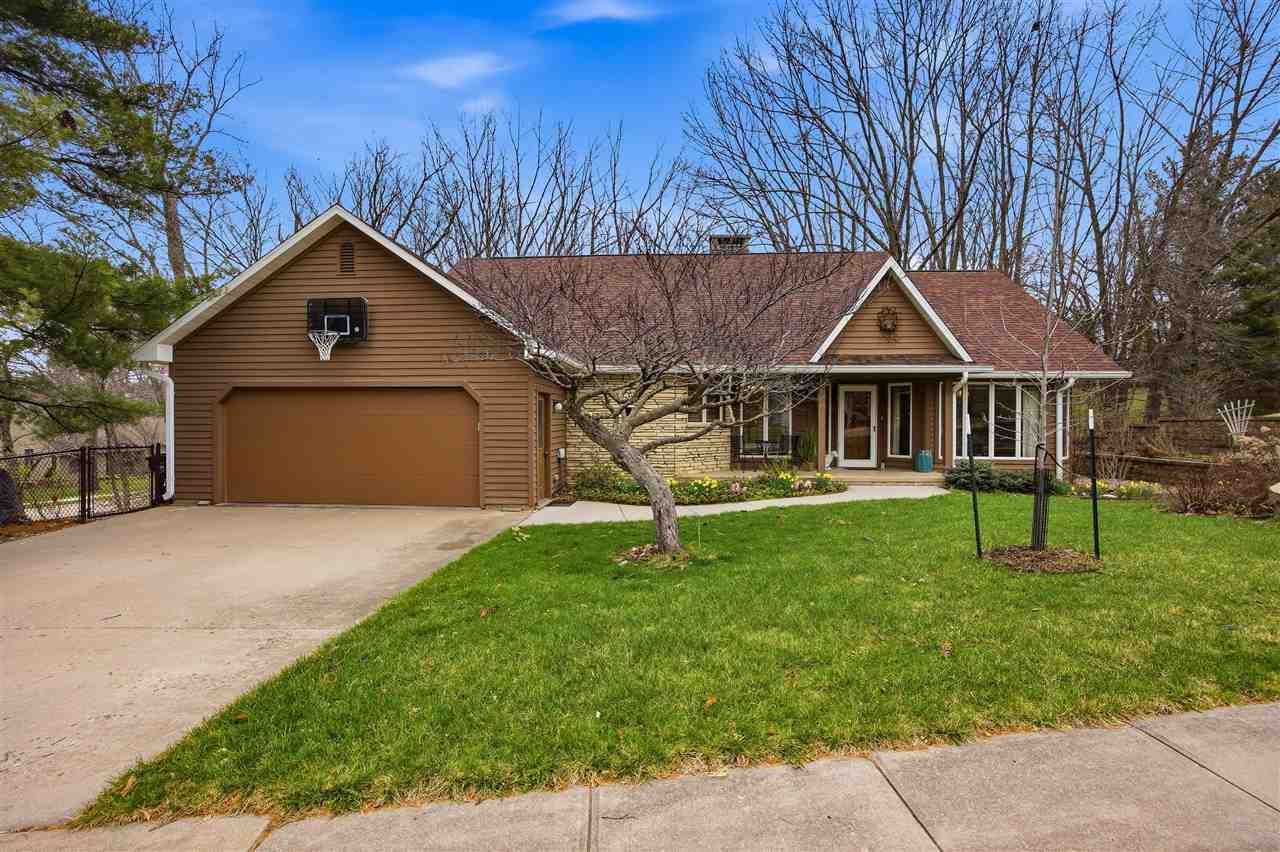 618 Stuart Court Iowa City IA 52245