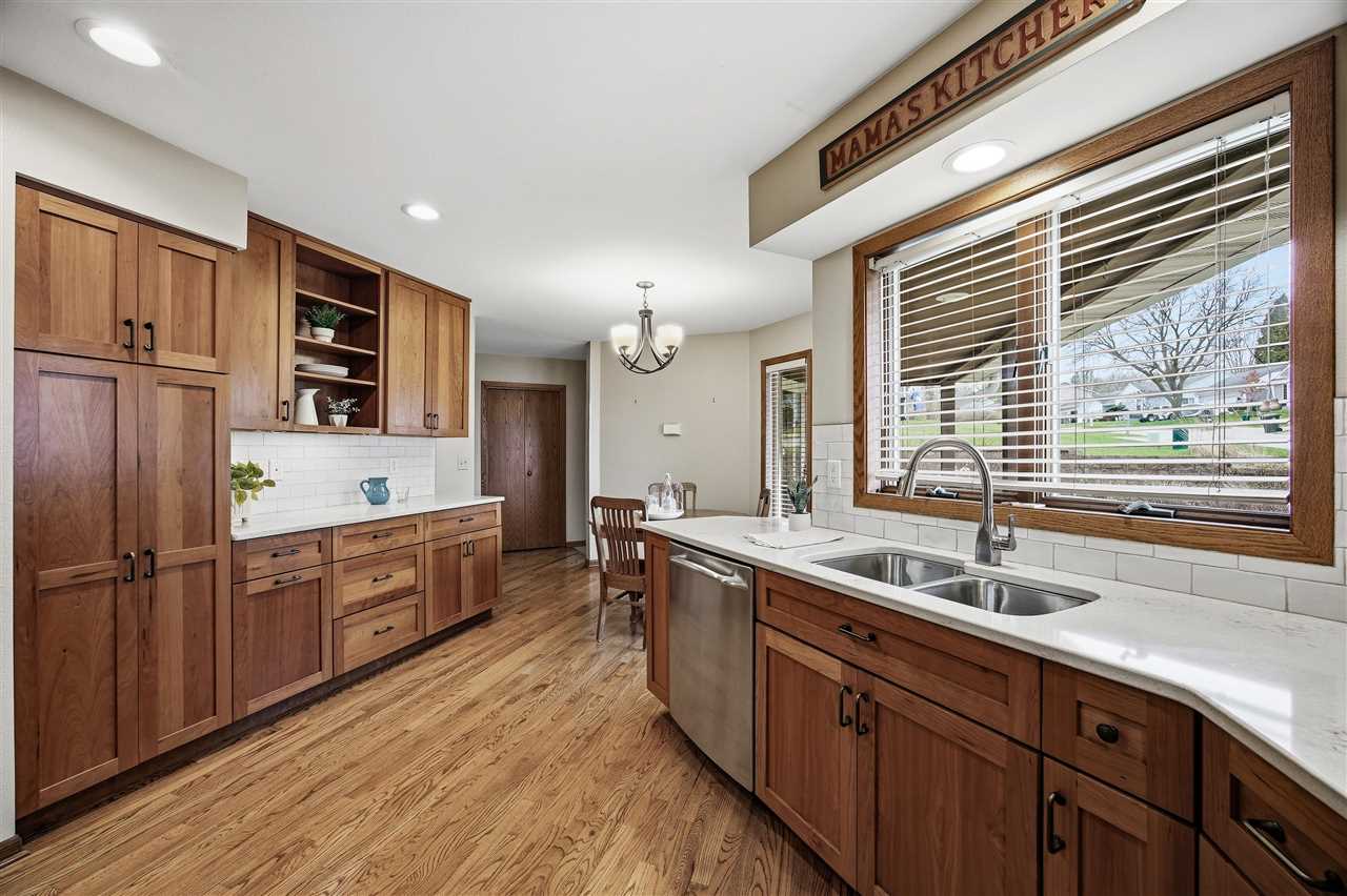 618 Stuart Court Iowa City IA 52245