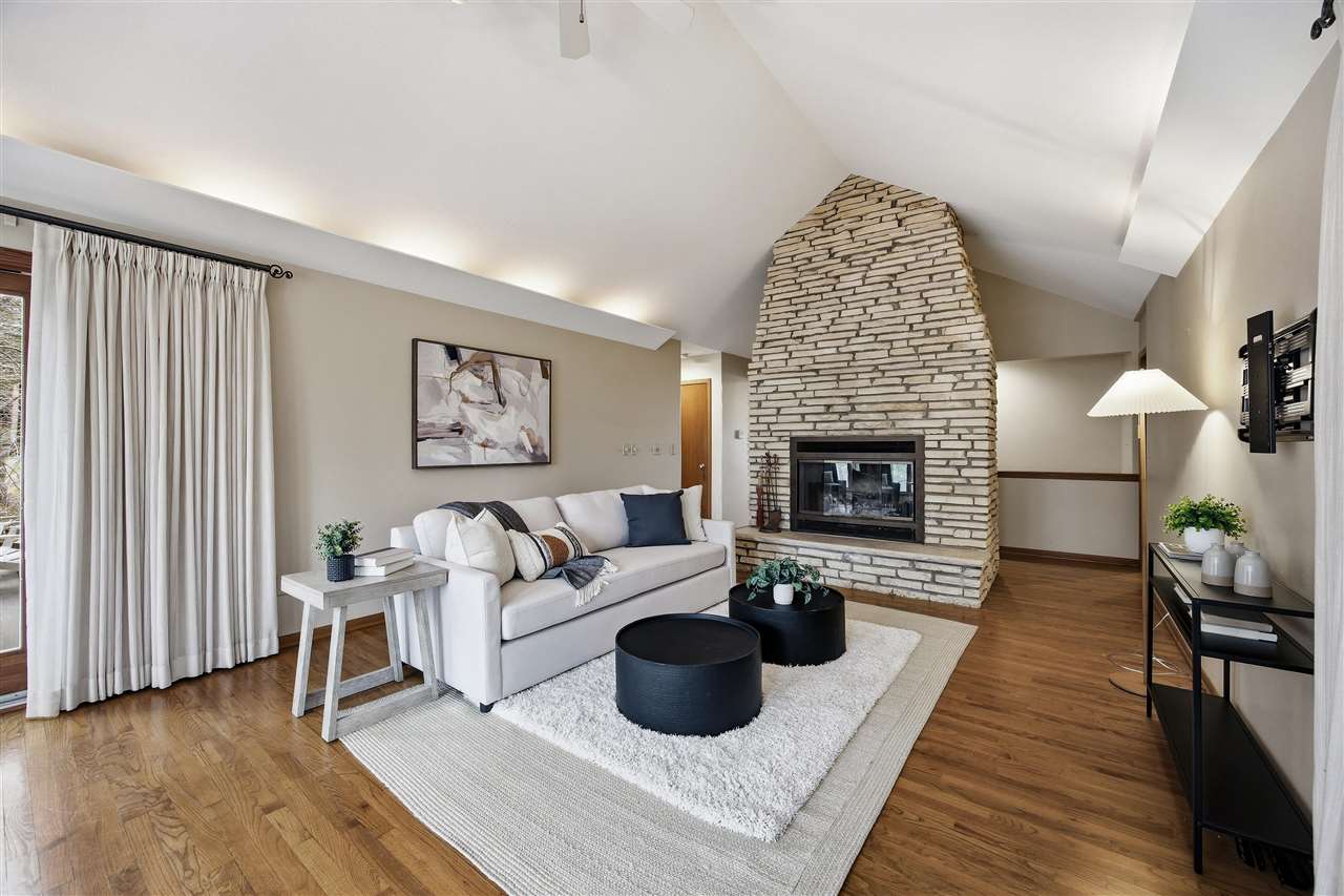 618 Stuart Court Iowa City IA 52245
