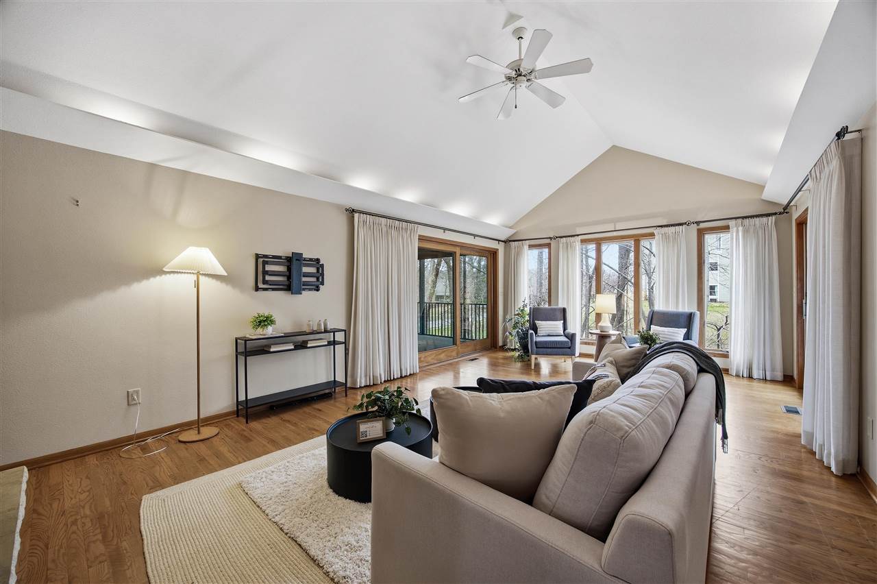 618 Stuart Court Iowa City IA 52245