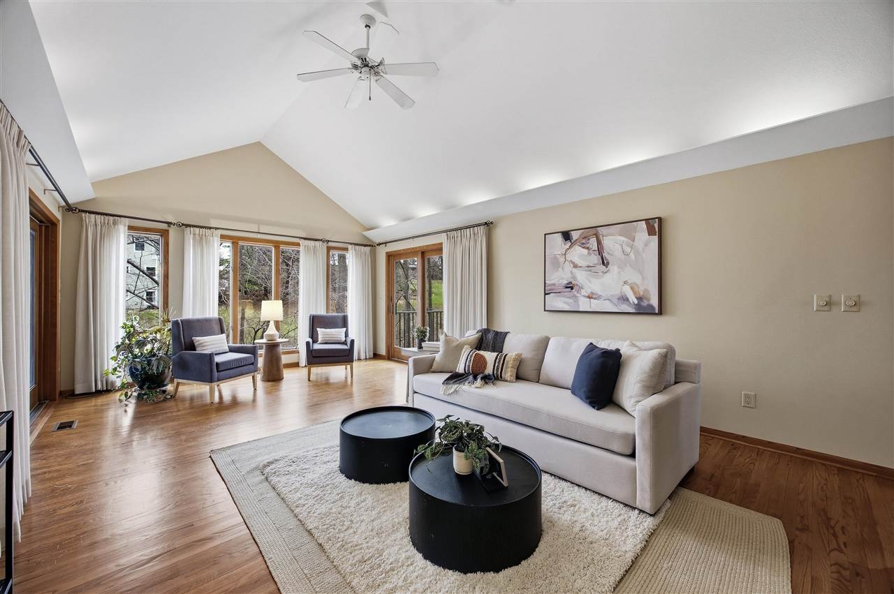 618 Stuart Court Iowa City IA 52245