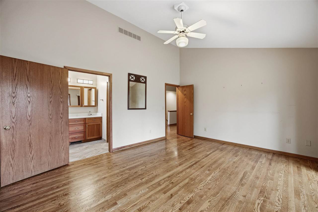 618 Stuart Court Iowa City IA 52245