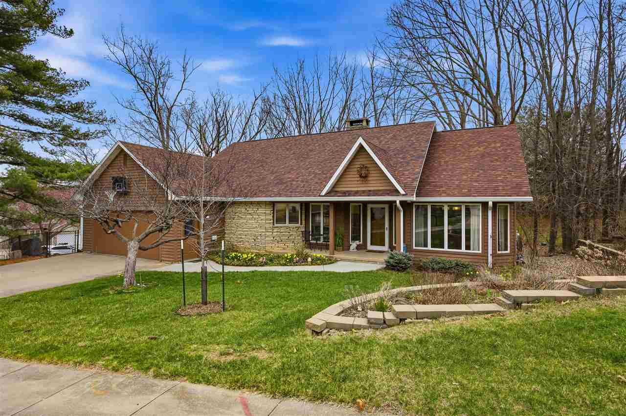 618 Stuart Court Iowa City IA 52245
