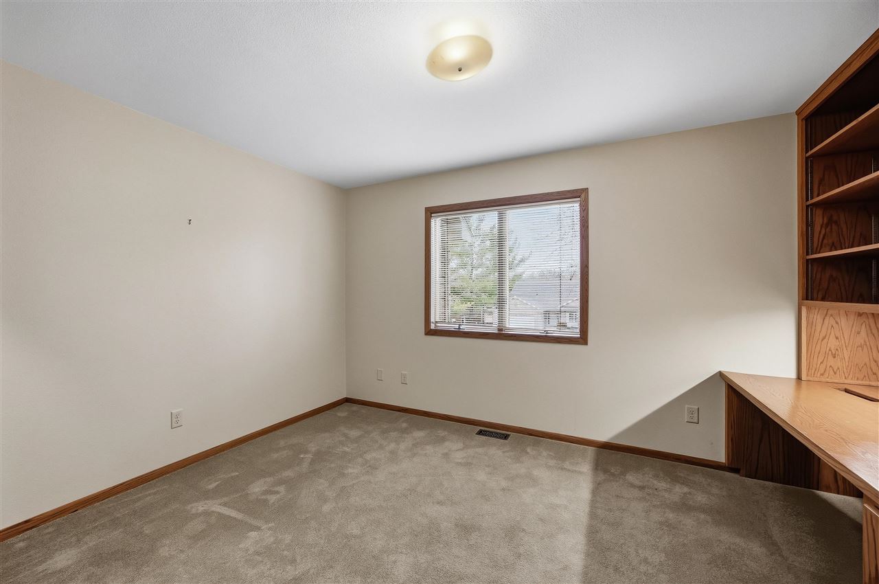 618 Stuart Court Iowa City IA 52245