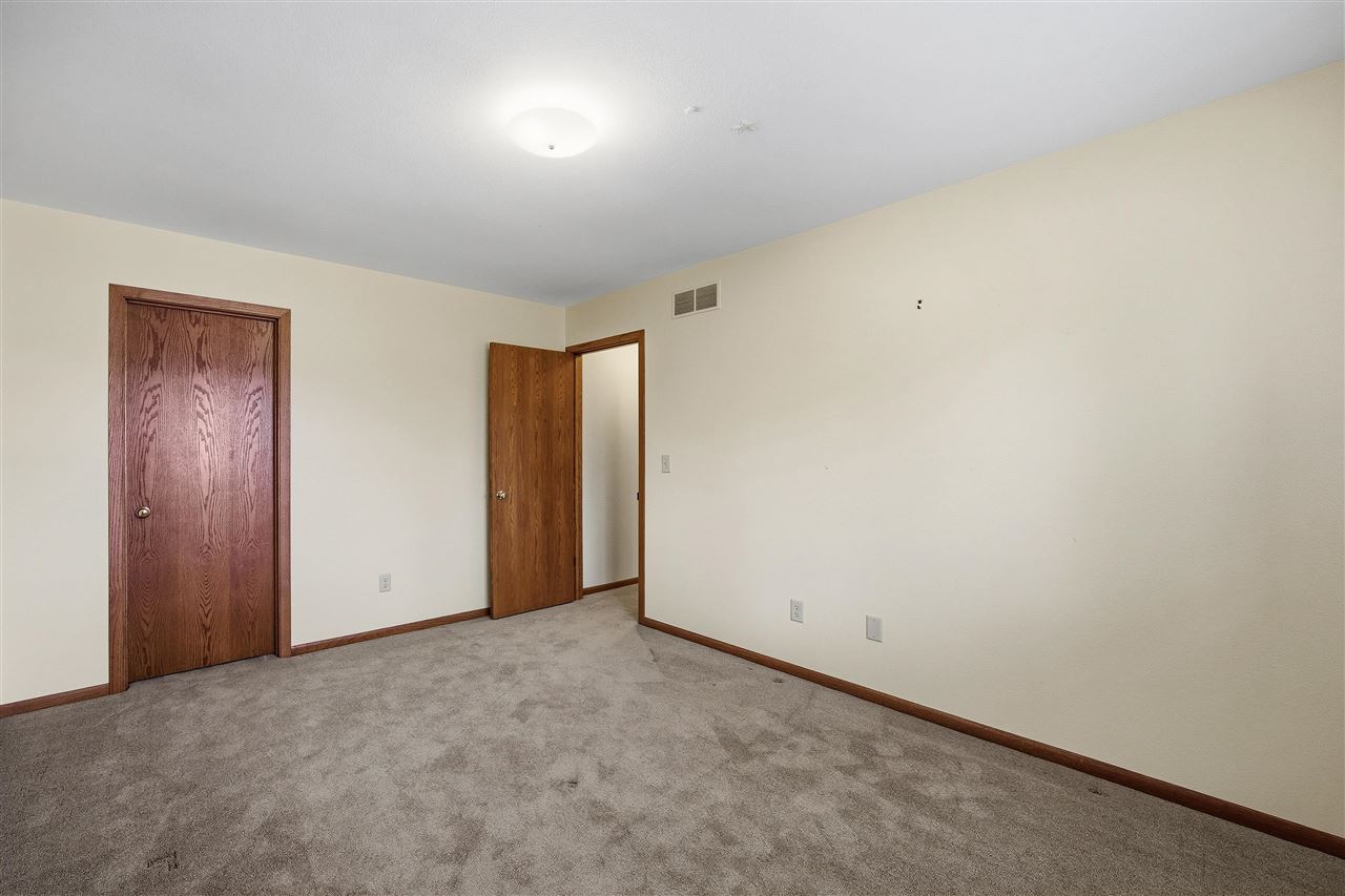 618 Stuart Court Iowa City IA 52245