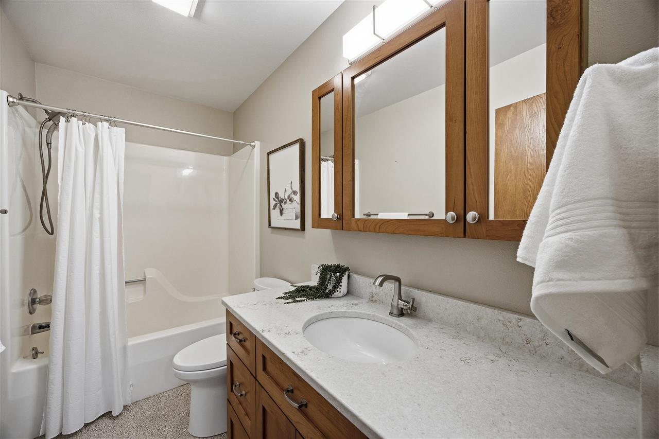618 Stuart Court Iowa City IA 52245