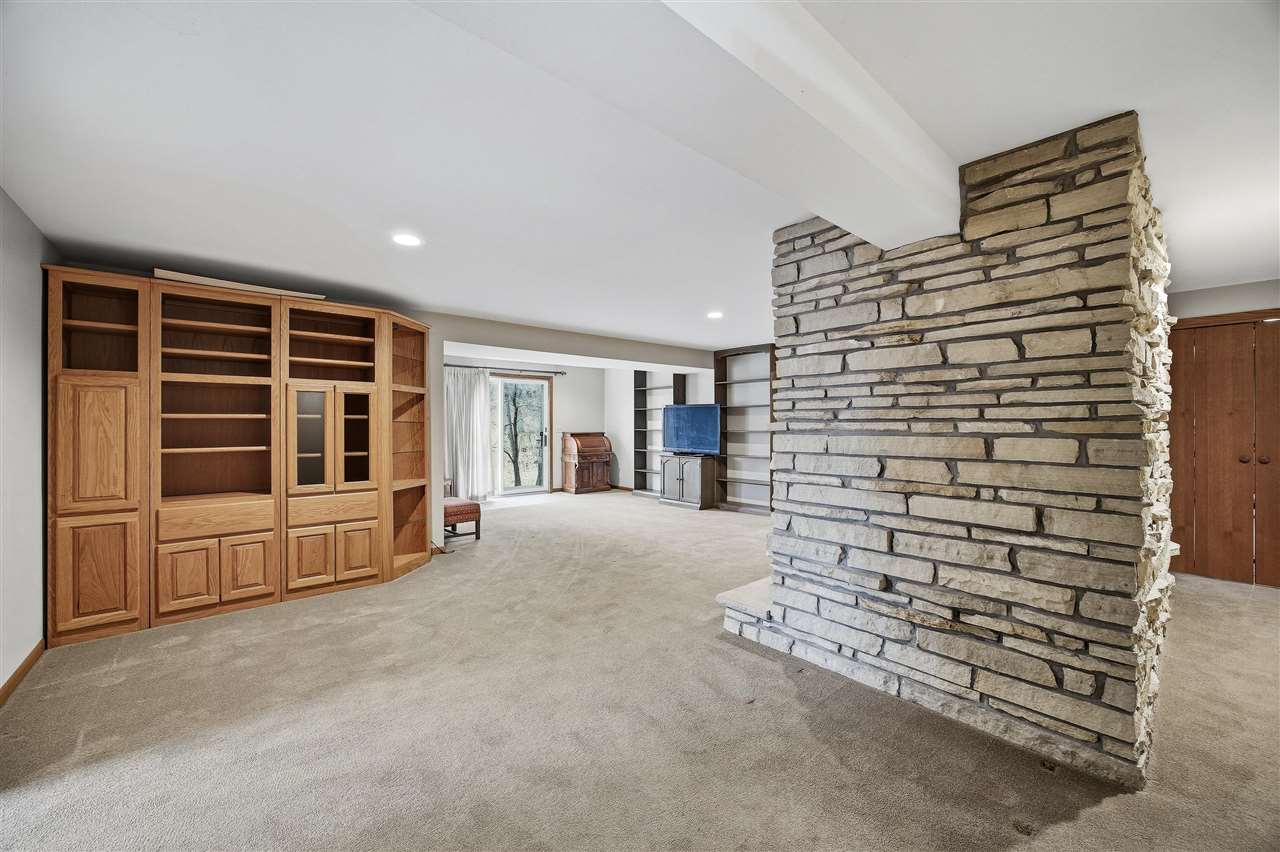 618 Stuart Court Iowa City IA 52245
