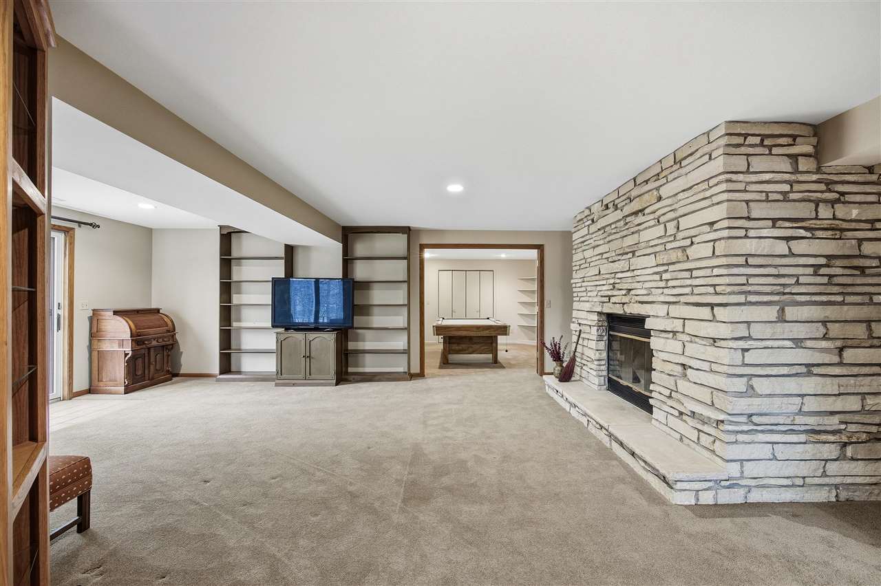 618 Stuart Court Iowa City IA 52245