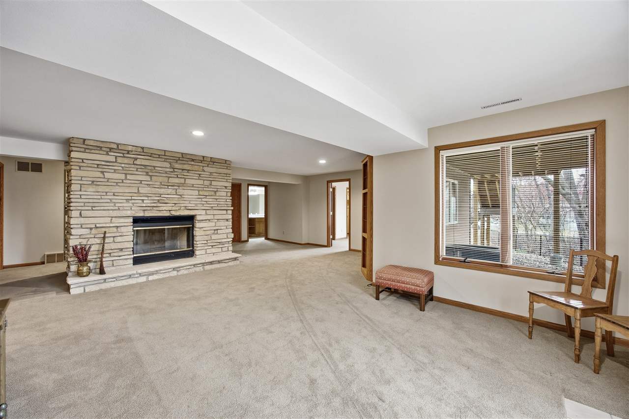 618 Stuart Court Iowa City IA 52245
