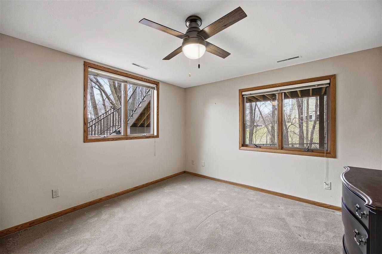 618 Stuart Court Iowa City IA 52245