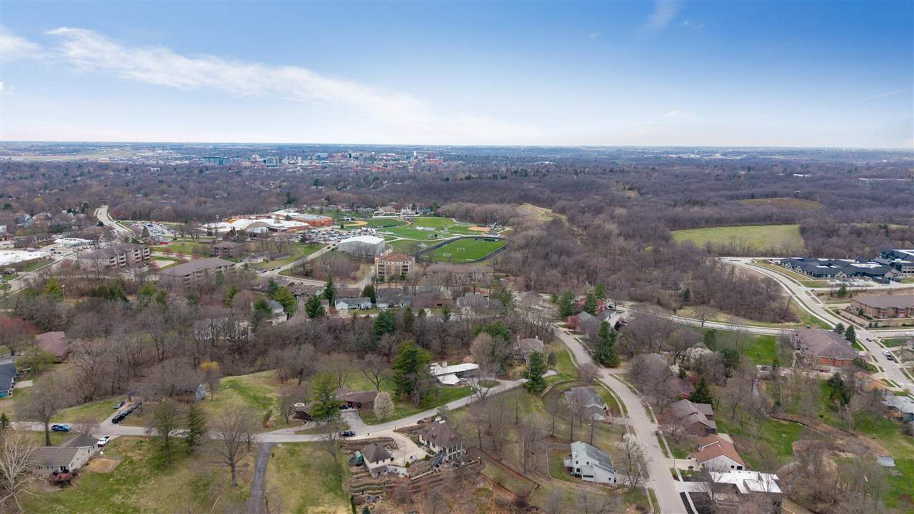 618 Stuart Court Iowa City IA 52245