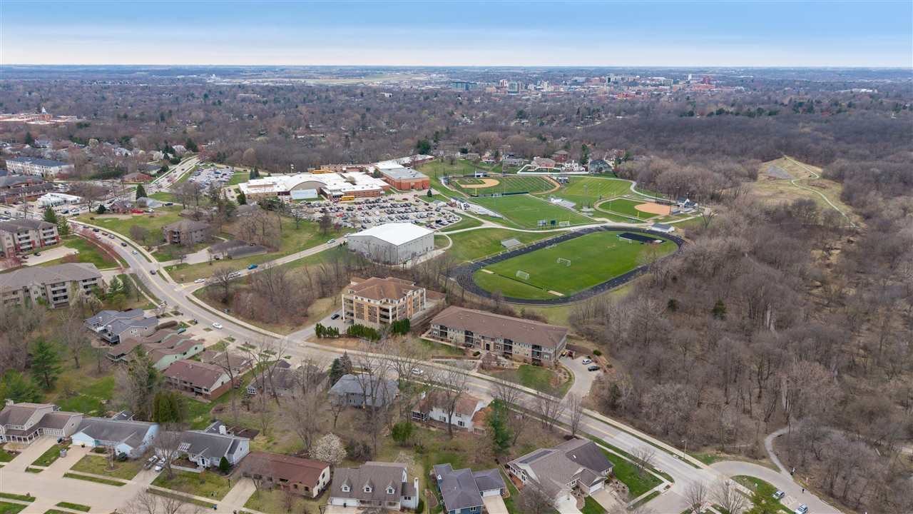 618 Stuart Court Iowa City IA 52245