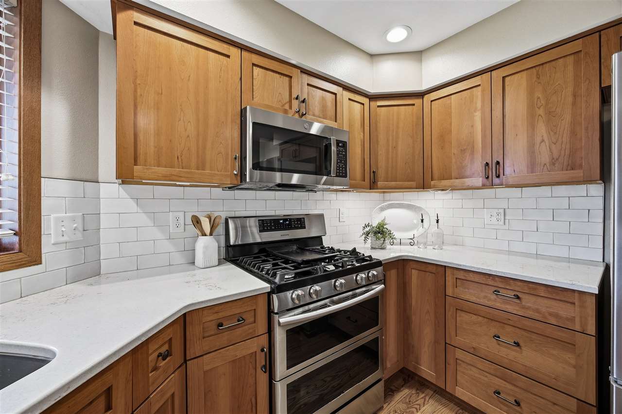 618 Stuart Court Iowa City IA 52245