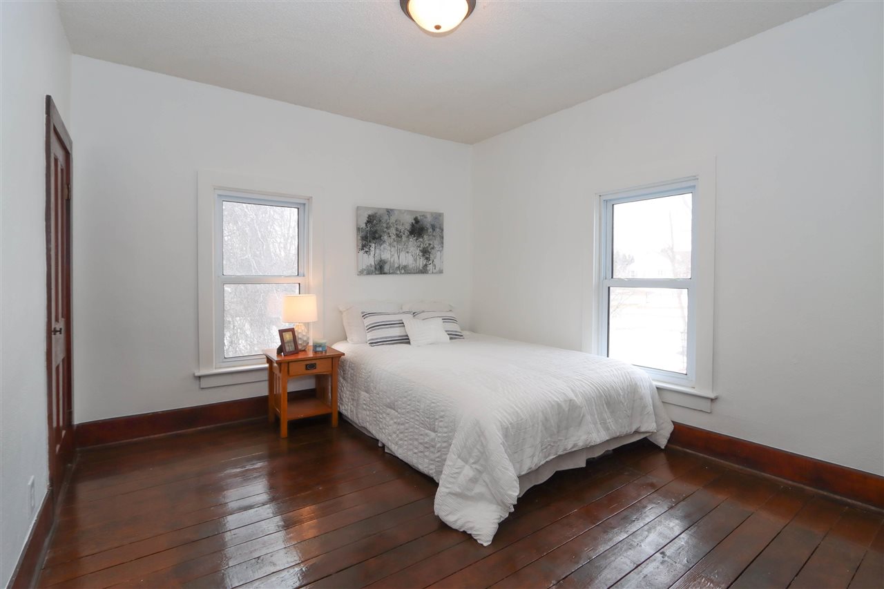 224 W Main Street Oxford IA 52322
