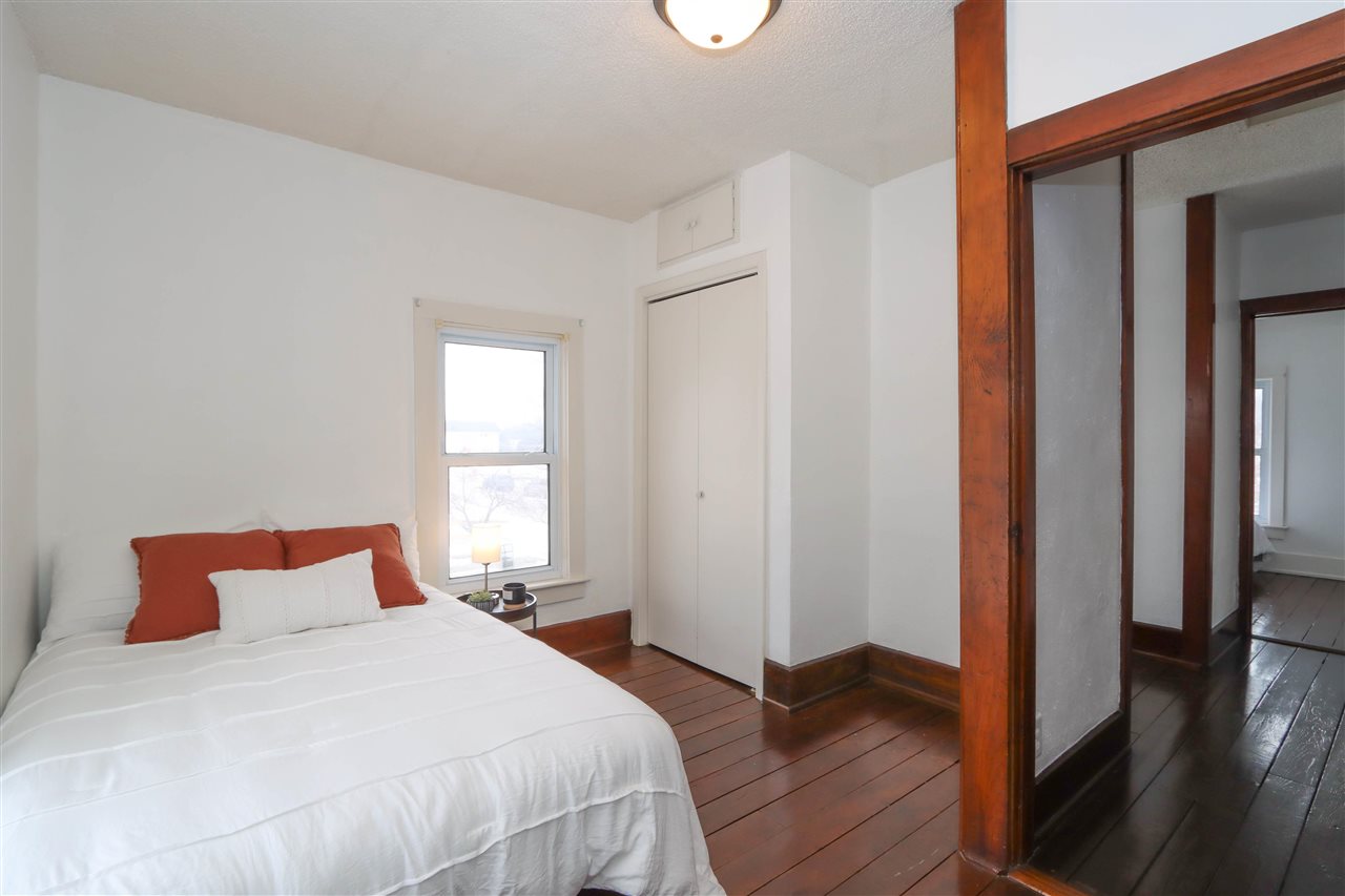 224 W Main Street Oxford IA 52322