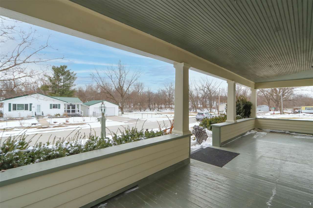 224 W Main Street Oxford IA 52322
