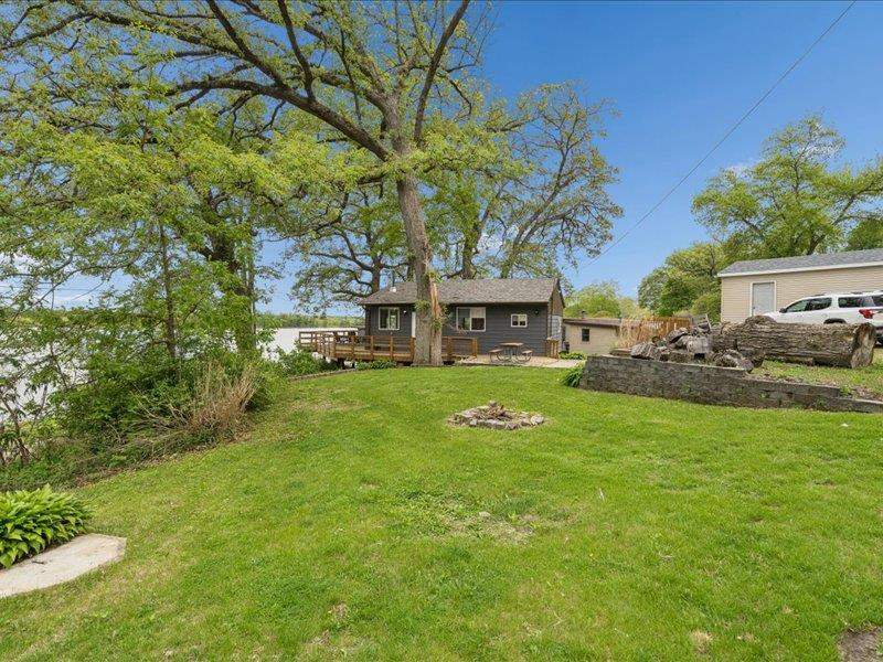 9854 F Avenue Wapello IA 52653