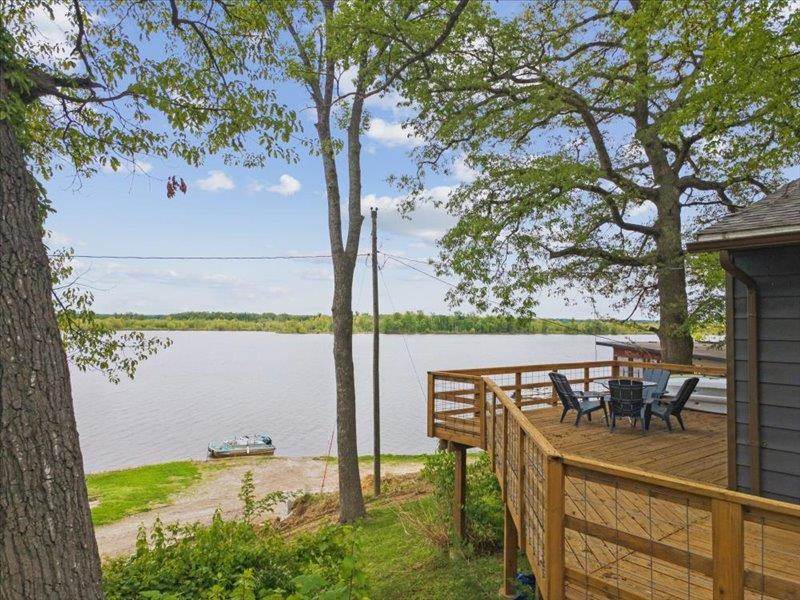9854 F Avenue Wapello IA 52653