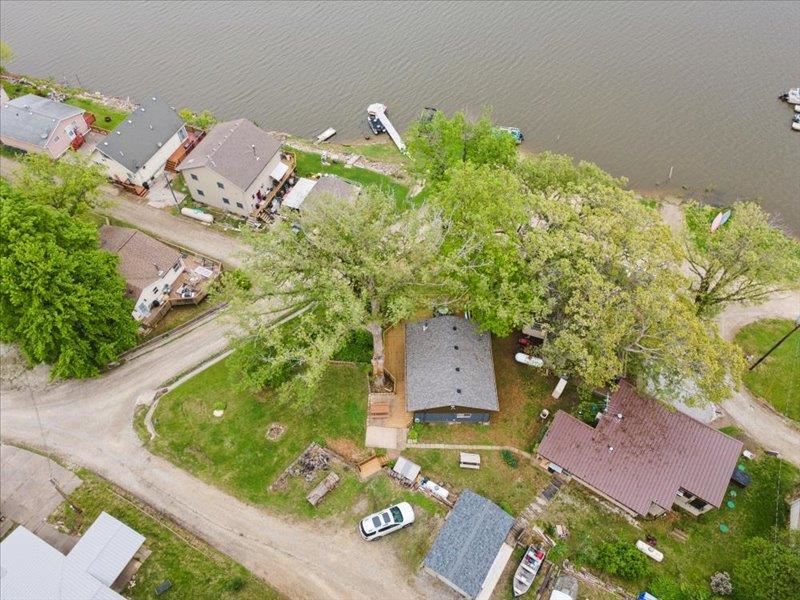 9854 F Avenue Wapello IA 52653