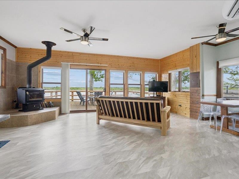 9854 F Avenue Wapello IA 52653