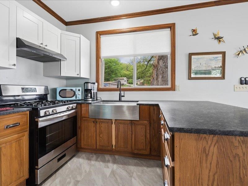 9854 F Avenue Wapello IA 52653