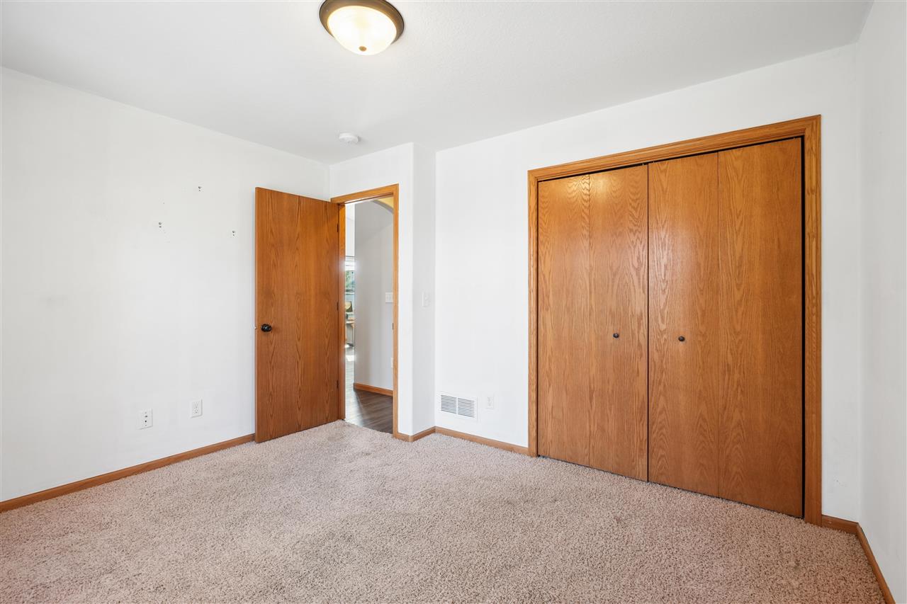 235 N Park Ridge Road North Liberty IA 52317
