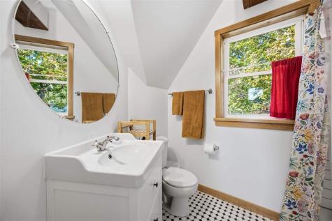 1119 Fairchild Street Iowa City IA 52245