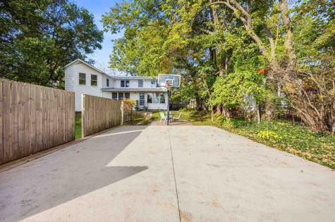 1119 Fairchild Street Iowa City IA 52245